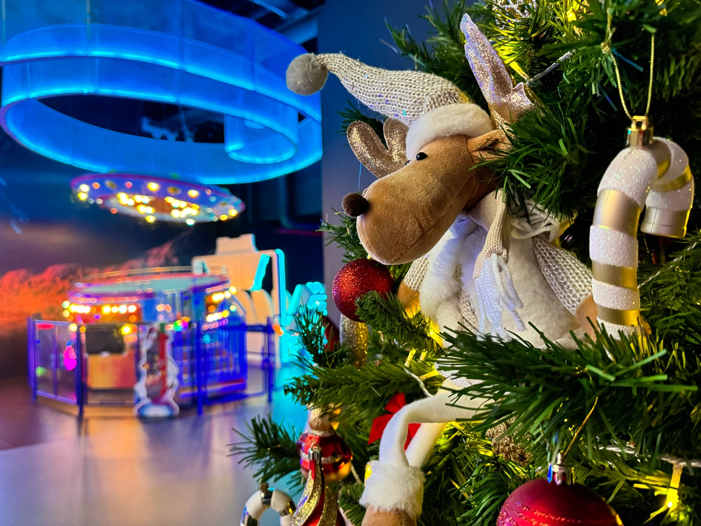 Moș Crăciun revine la Playtopia!